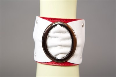 Бело-красный браслет с овальной пряжкой  - фото 70872